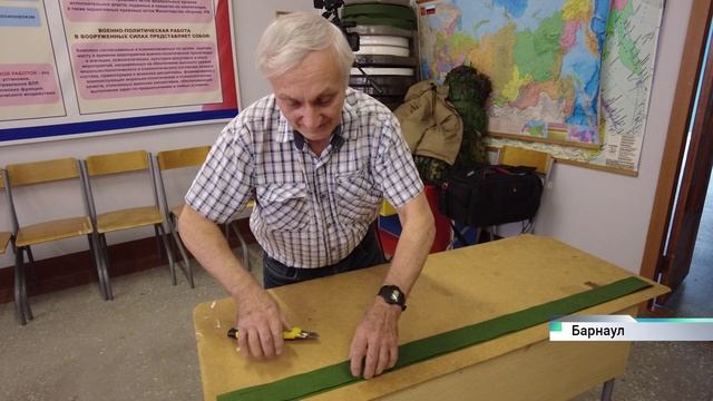 Мастер военного учебного центра АлтГТУ усовершенствовал технологию плетения маскировочных сетей