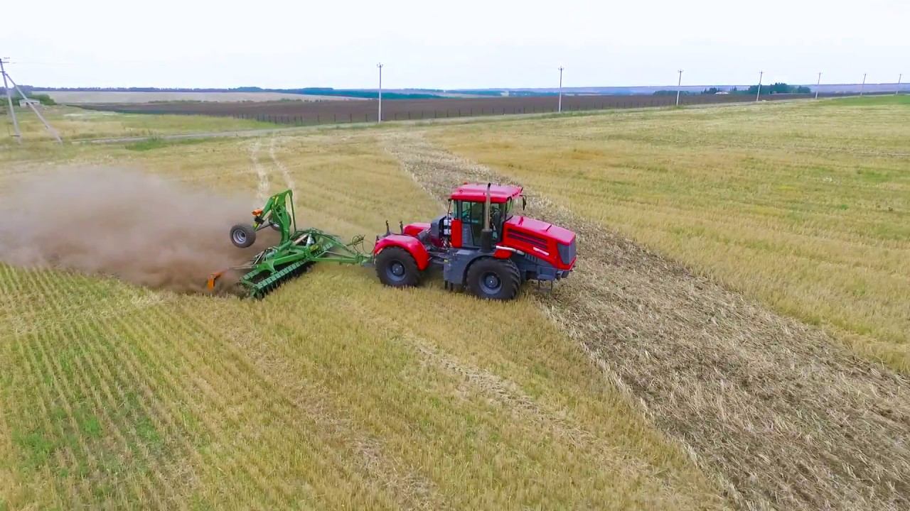 Трактор К-424 на Ставропольских полях