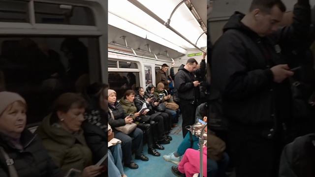 Вечер.метро. С работы. Питер#shorts