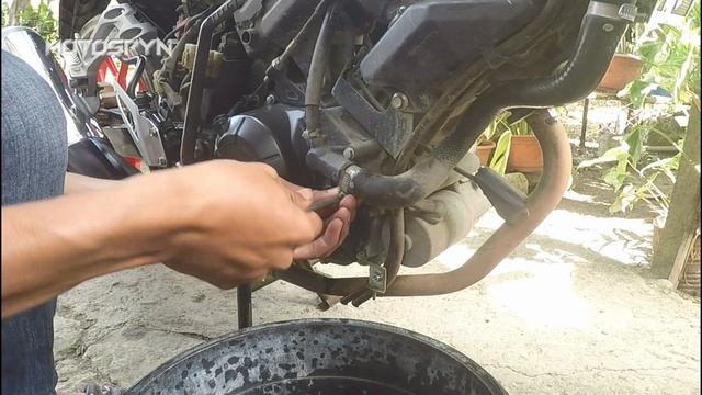 PAANO MAG CHANGE NG COOLANT RS150  (STEP BY STEP TUTORIAL) || MOTOSPYN