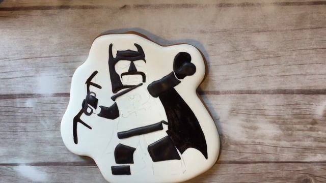 Роспись пряников айсинг. Имбирный пряник Бэтмен (Gingerbread Batman)