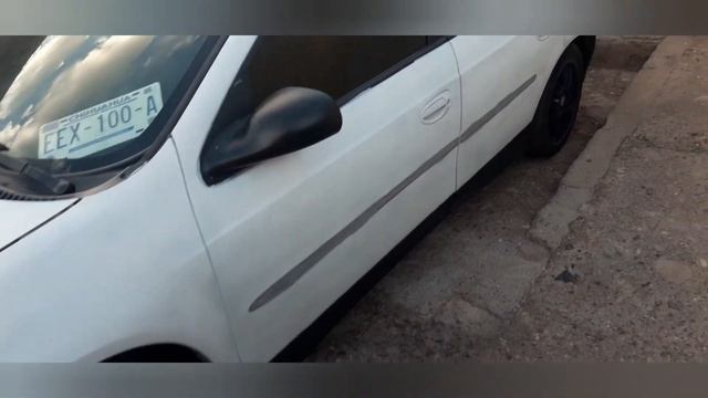 así quedo el neon con estribos de srt4 de fibra de vidrio y su lip delantero