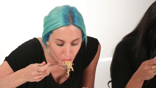 People Try Kylie Jenner’s Ramen