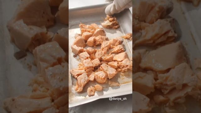 Рецепт салата “Нисуаз” с запеченной семгой😋