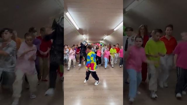 произвольный танец, электронная музыка, если вам это нравится, подпишитесь, поставьте лайк, прок.mp4