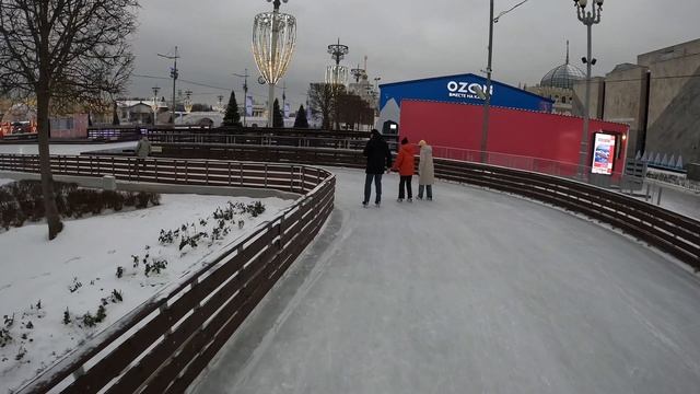7 декабря 2024 г. Каток на ВДНХ. Ускорение 10х.