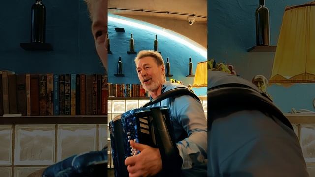 Я по речке плаваю с незнакомой клавою #баянист @ivanovsongs