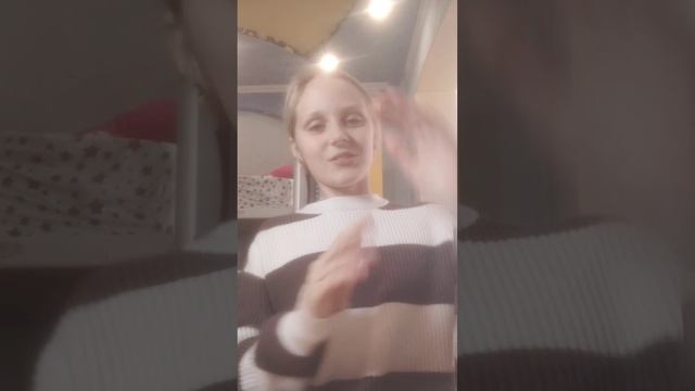 всем привет, я в процессе нового длянного влога, так что смотрите на выезде серии и шорцы💗