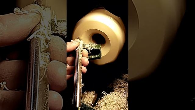 Резец раскаляется почти до красна, когда я точу Граб.