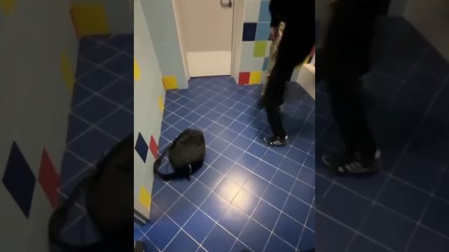 Беженцы из Таджикистана.Один нюанс один русский другой таджик