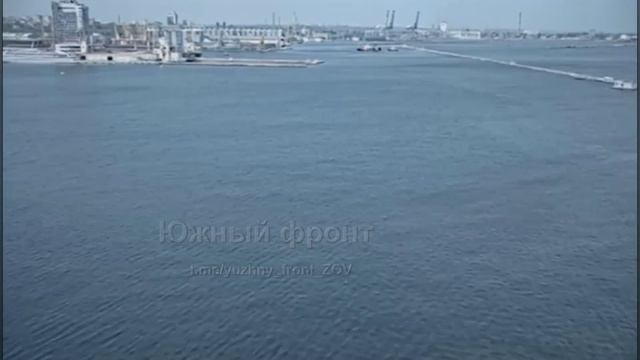 Армия России атаковала
разведкорабль “Симферополь”.