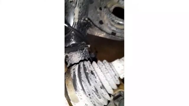 tayota vitz 4 wd замена сальника привода заднего редуктора снять ступицу снять привод.mp4