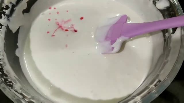 Rose ice cream ( with fresh rose petals)