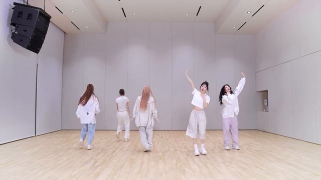 ILLIT "Tick-Tack" Dance Practice Mirrored