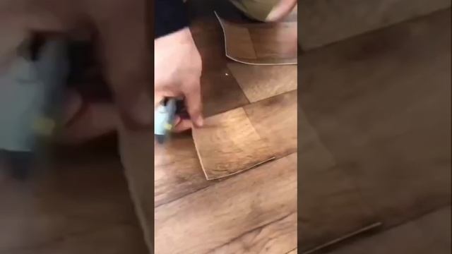 Как заштопать дырку на ленолеуме?