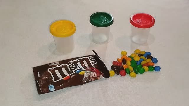 Влезет ли весь m&m's в пластиковые стаканчики