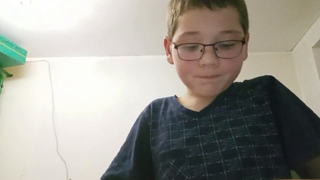 делаю кораблик из бумаги