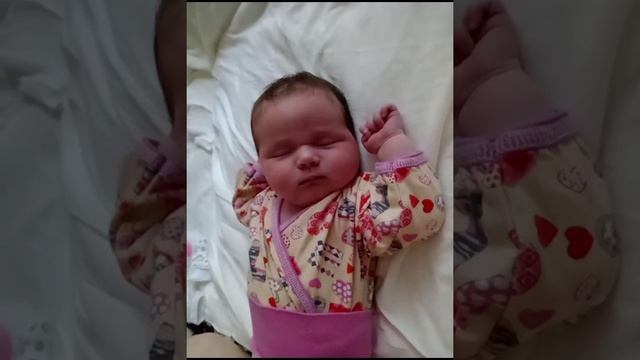 новорожденная малышка