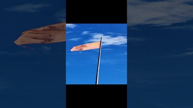 флаг СССР в глуши кавказский гор