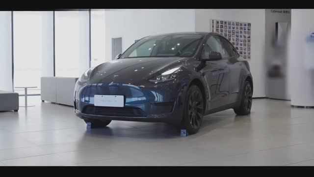 Tesla Model Y 2024