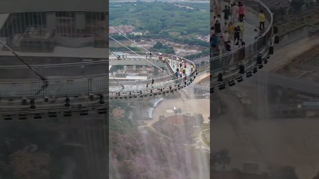 Подвесной коридор Хуантэнся Тяньмэнь, Китай