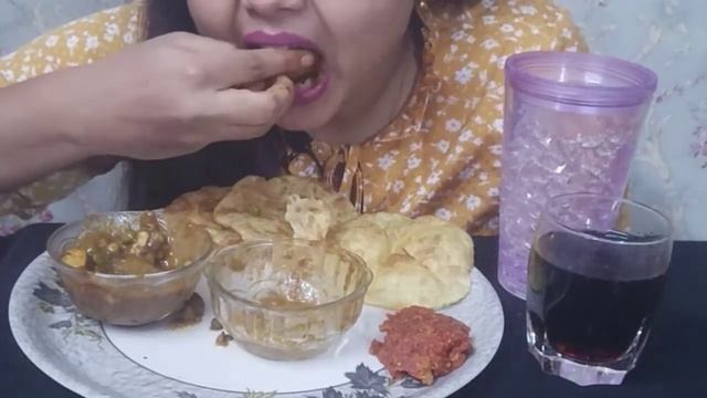 #asmr#gajarkahalwa#poori#matarpaneer#pepsi  matar paneer poori and gajar ka halwa,pepsi ASMR Mukban