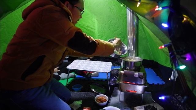 Dinner in hot tent | winter camping