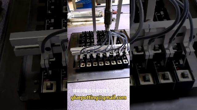 Двухкомпонентная установка для дозирования с трехкоординатным столом