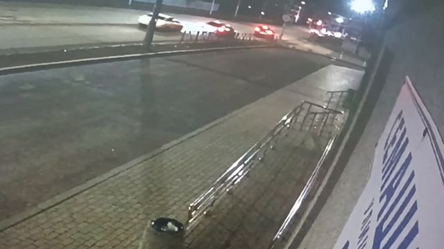 Видео ДТП с наружной  камеры дома.