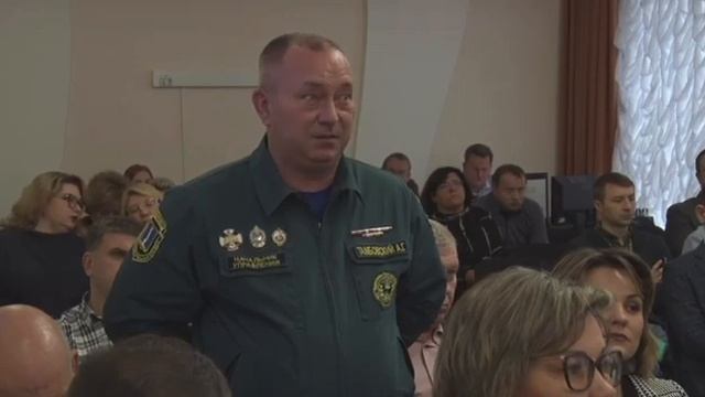 Еженедельное совещании мэрии Ульяновска глава службы спасения докладывает вице-мэру о спасении кошки