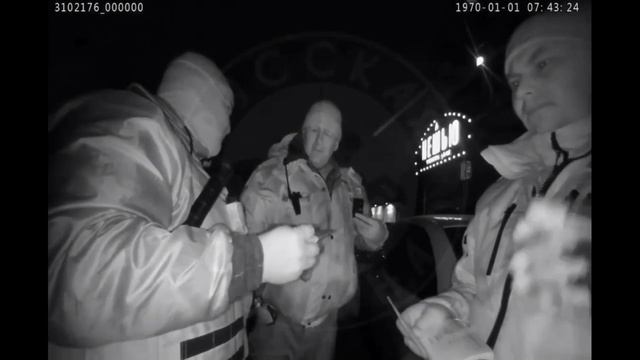 Иностранный специалист под предлогом позвонить снял деньги со счёта парня и трусливо сбежал.