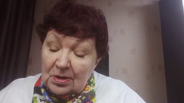 Я грустно думала: „А надо ли писать".
