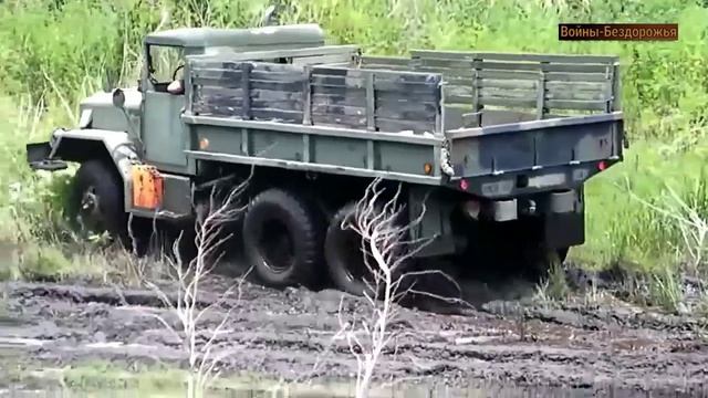 Грузовой автомобиль M35A3, Военная техника 6x6, по бездорожью и грязи.