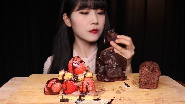 Chocolate&Strawberry🍫🍓초코 범벅 딸기 초코 크림 케이크 먹방 Choco Ccovered Strawberry Chocolate Cake MUKBANG ASMR