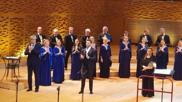 Аплодисменты в КЗ Мариинского театра.