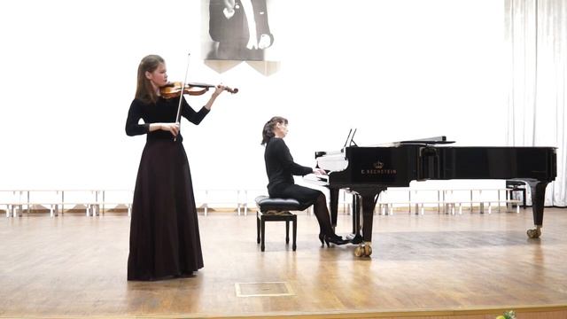 М Брух Концерт 1 часть Исп Маргарита Актисова.mp4