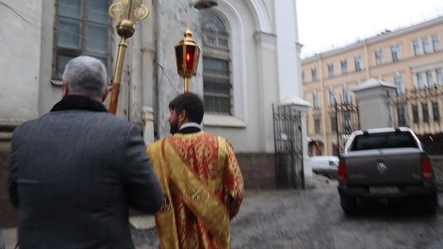 Крестный ход после молебна в храме обратно в часовню. День памяти влкмц. Екатерины.Суббота 7.12.2024