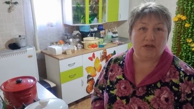 Собрала сливки и кипячу молоко.Готовлю суп с клёцками.
