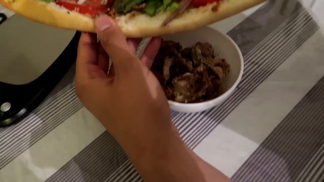 J'AI PAYÉ CE SANDWICH KEBAB PAIN BAGUETTE 15 EUROS...😡