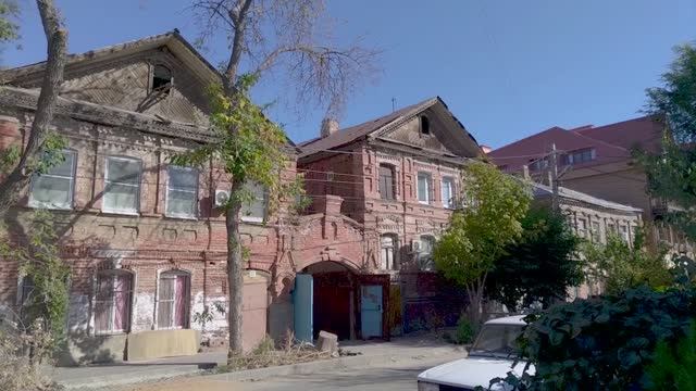 Пешая прогулка по дворикам и улице Шаумяна