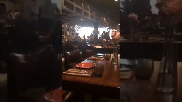 Африканское представление. Ресторан Трайбс. ТРЦ Эмирейтс Мол. Дубай.