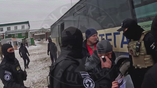 🇷🇺Силовики совместно с нашими дружинниками проводят рейды против нелегальной миграции.