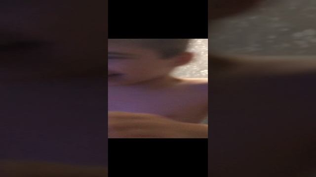 Вырезаний Степа Тануцует