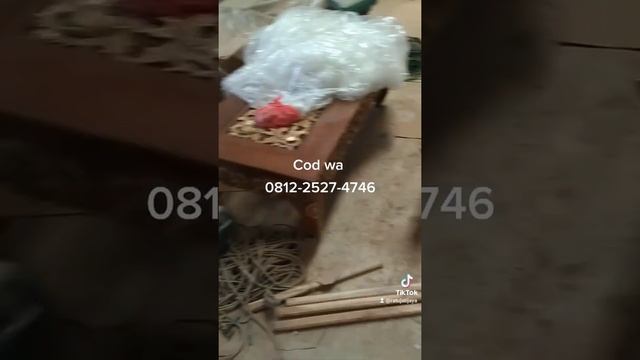 Bangku Kayu Utuh Tanpa Sambungan