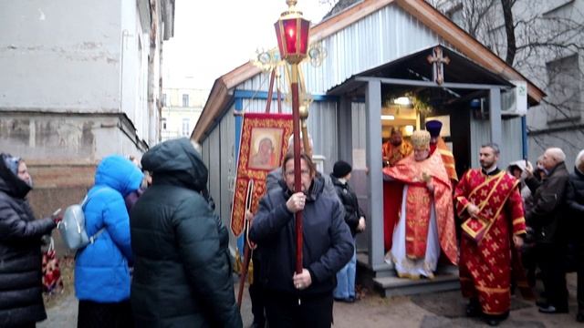 Крестный ход от часовни до храма. Литургия в день памяти великомученицы Екатерины. Суббота,7.12.2024