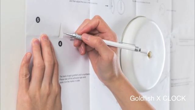 Goldfish X Clock by Haoshi Design