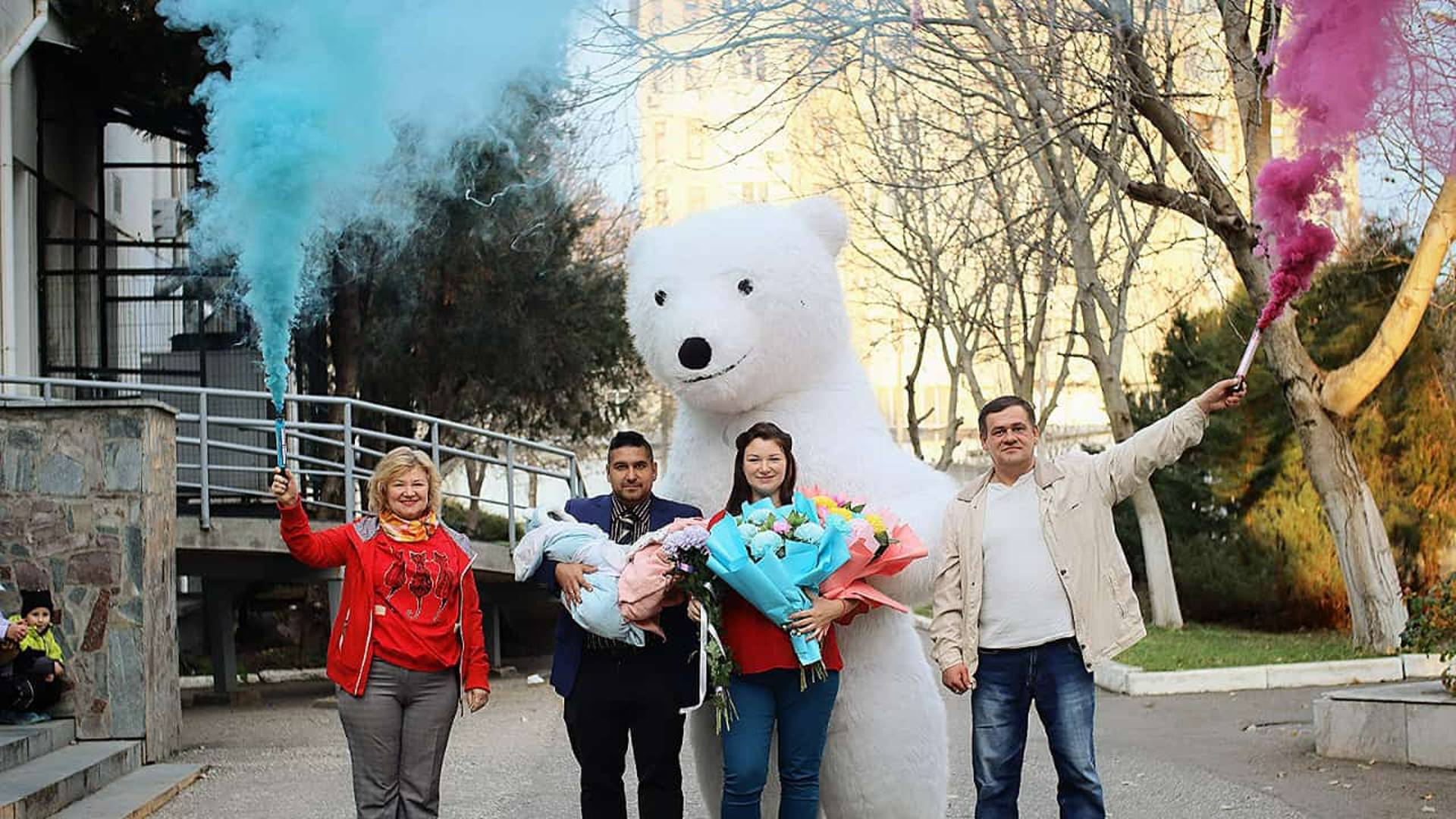 Выписка из Перинатального центра в г. Симферополь Артема и Виктории Перовых