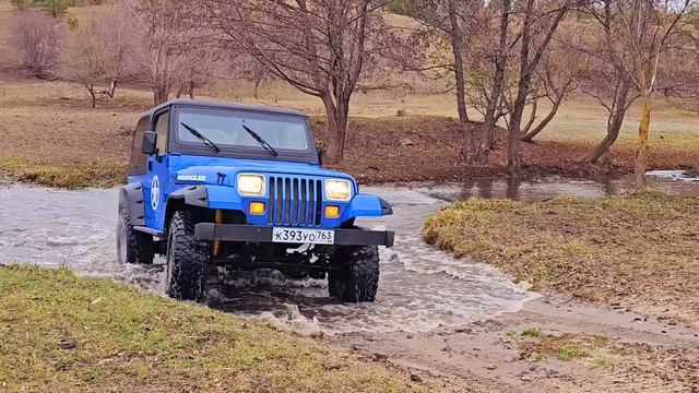 Jeep,брод,осень