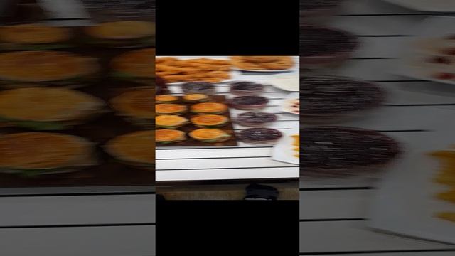 еда в гостях чеееек