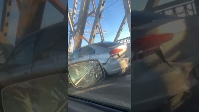 На Императорском мосту в сторону Заволжья столкнулись четыре автомобиля. #ульяновская_область